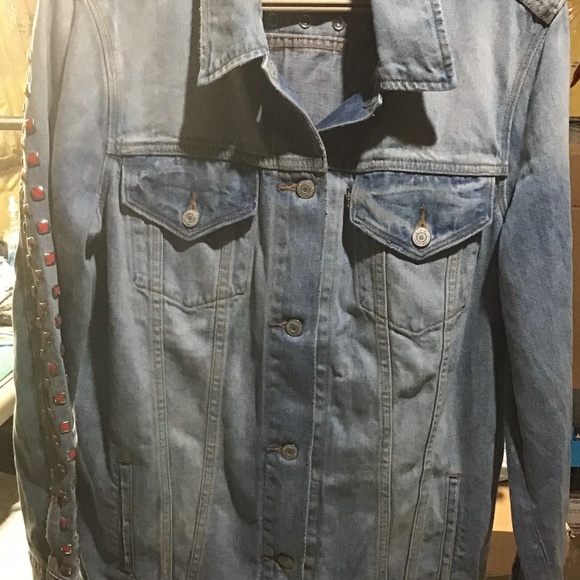 BNWT Levi’s studded denim jacket - Picture 1 of 7